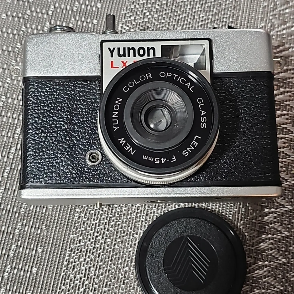 Vintage Yunon‎ LX-5 F-45MM 35mm Point & Shoot Camera Original Packaging & Case